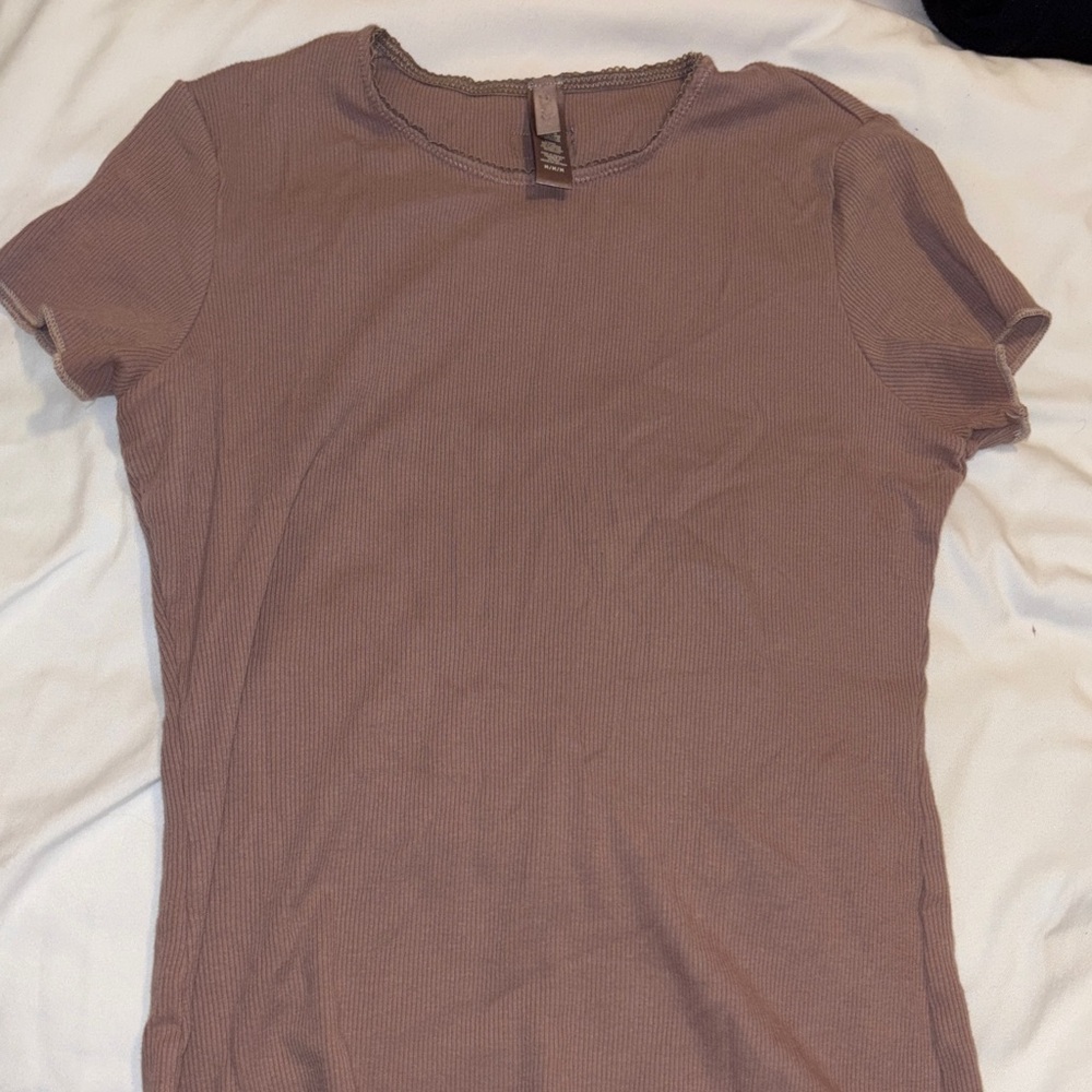 SKIMS ribbed tee